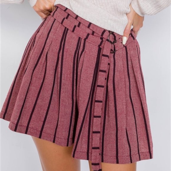 Le Lis Pants - Mauve Striped High Waist Shorts
